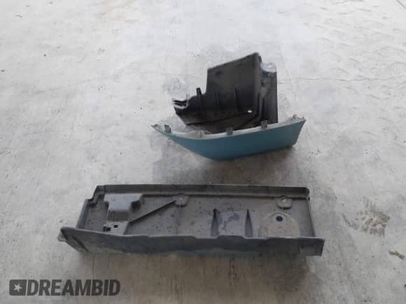 2016 Toyota Prius Four z VIN JTDKARFU9G3024875, wystawiony jako IAAI lot #42314235 z przebiegiem 101 383 mil mil oraz . Historia ofert i sprzedaży dostępna na DreamBid. Obrazek 12.