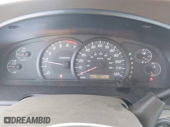 2005 Toyota Tundra Limited с VIN 5TBDT48185S490150, выставлен на аукционе IAAI как лот 43476350 с пробегом 285 794 миль миль и . История ставок и продаж доступна на DreamBid. Изображение 7.