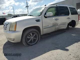 2007 Cadillac Escalade with VIN 1GYEC63847R296979, listed as a Copart auction lot 69745525 with 192,209 mi miles and Salvage title. Bid and sale history available at DreamBid. Image 1.