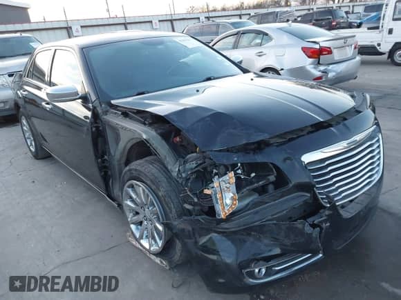 2014 Chrysler 300 C with VIN 2C3CCAEGXEH380004, listed as a IAAI auction lot 41363108 with 95,440 mi miles and . Bid and sale history available at DreamBid. Image 1.