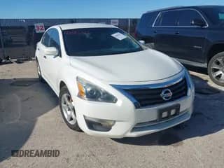 2015 Nissan Altima S z VIN 1N4AL3AP2FN368450, wystawiony jako IAAI lot #42066325 z przebiegiem 134 895 mil mil oraz . Historia ofert i sprzedaży dostępna na DreamBid. Obrazek 1.