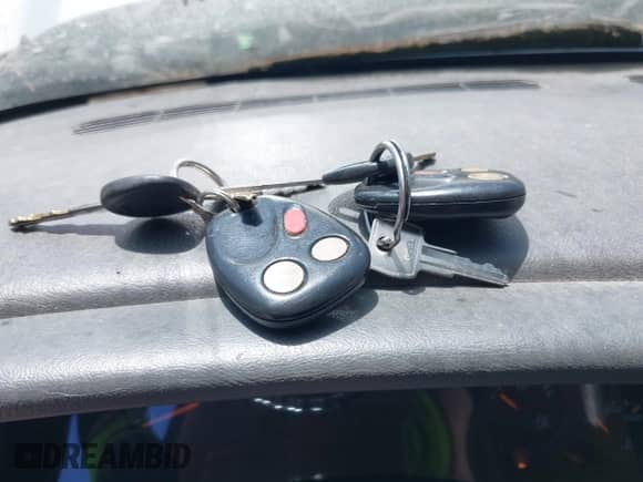 2005 Chevrolet Silverado 1500 LS с VIN 2GCEK13T751384088, выставлен на аукционе IAAI как лот 42544719 с пробегом 253 735 миль миль и . История ставок и продаж доступна на DreamBid. Изображение 11.