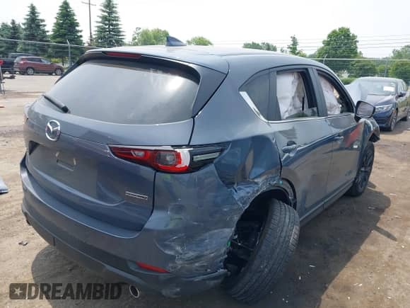 2024 Mazda CX-5 S Preferred z VIN JM3KFBCL5R0487533, wystawiony jako IAAI lot #42493484 z przebiegiem 6 791 mil mil oraz . Historia ofert i sprzedaży dostępna na DreamBid. Obrazek 4.