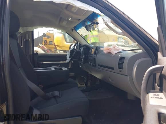 2011 Chevrolet Silverado 1500 LS z VIN 3GCPKREA6BG291312, wystawiony jako IAAI lot #42471331 z przebiegiem 171 323 mil mil oraz . Historia ofert i sprzedaży dostępna na DreamBid. Obrazek 5.