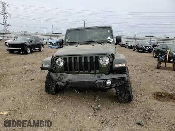 2021 Jeep Wrangler Unlimited Sahara Altitude z VIN 1C4HJXEN3MW668178, wystawiony jako Copart lot #53570985 z przebiegiem Nie podano mil oraz Szkoda całkowita • Salvage title. Historia ofert i sprzedaży dostępna na DreamBid. Obrazek 10.