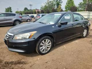 2012 Honda Accord EX z VIN 1HGCP2E7XCA128580, wystawiony jako Copart lot #67487385 z przebiegiem 134 055 mil mil oraz Czysty tytuł • Clean title. Historia ofert i sprzedaży dostępna na DreamBid. Obrazek 1.