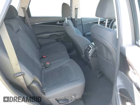 2020 Kia Sorento LX with VIN 5XYPG4A37LG657127, listed as a IAAI auction lot 42164840 with 114,167 mi miles and . Bid and sale history available at DreamBid. Image 8.