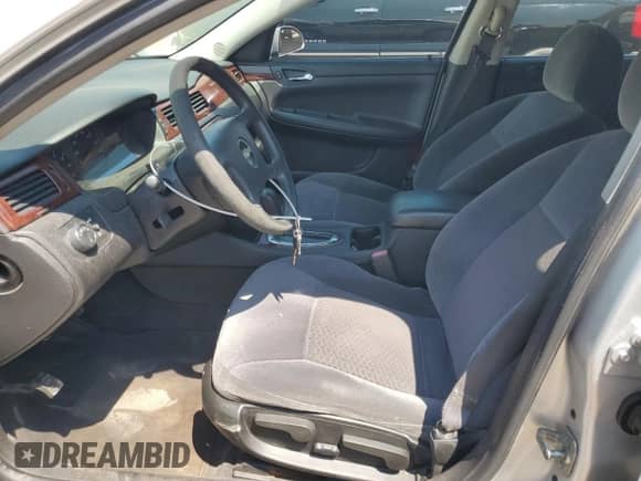 2010 Chevrolet Impala LS z VIN 2G1WA5EK4A1118646, wystawiony jako Copart lot #66219565 z przebiegiem 193 152 mil mil oraz Szkoda całkowita • Salvage title. Historia ofert i sprzedaży dostępna na DreamBid. Obrazek 7.