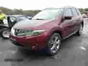 2009 Nissan Murano S z VIN JN8AZ18W39W161434, wystawiony jako IAAI lot #43535438 z przebiegiem 210 189 mil mil oraz . Historia ofert i sprzedaży dostępna na DreamBid. Obrazek 2.