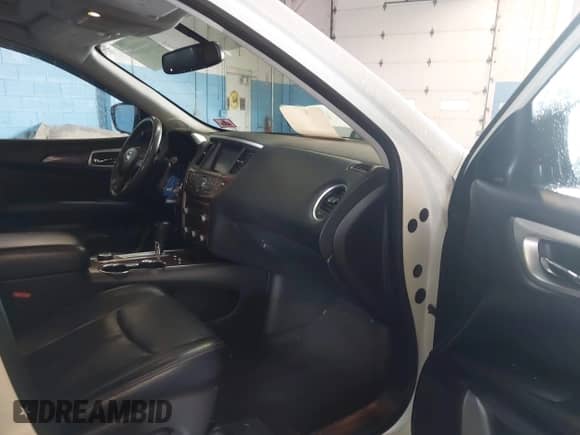 2017 Nissan Pathfinder SL z VIN 5N1DR2MM6HC668911, wystawiony jako IAAI lot #42270084 z przebiegiem 85 055 mil mil oraz . Historia ofert i sprzedaży dostępna na DreamBid. Obrazek 5.