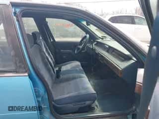 1993 Chevrolet Lumina с VIN 2G1WL54T0P1158610, выставлен на аукционе IAAI как лот 41834143 с пробегом 168 426 миль миль и . История ставок и продаж доступна на DreamBid. Изображение 5.