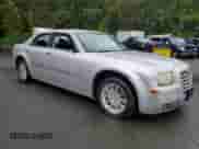 2010 Chrysler 300 Touring с VIN 2C3CA5CV2AH241719, выставлен на аукционе Copart как лот 81787025 с пробегом 86 177 миль миль и Списание • Salvage title. История ставок и продаж доступна на DreamBid. Изображение 4.