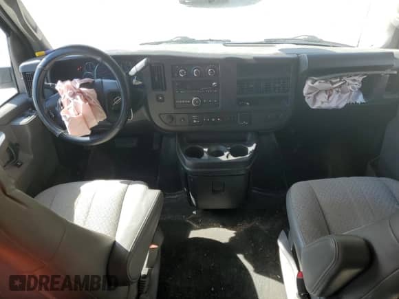 2019 Chevrolet Express Passenger LT z VIN 1GAZGPFG2K1194651, wystawiony jako Copart lot #79104414 z przebiegiem 137 683 mil mil oraz Szkoda całkowita • Salvage title. Historia ofert i sprzedaży dostępna na DreamBid. Obrazek 8.