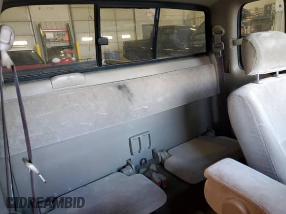 2002 Toyota Tacoma z VIN 5TEWM72N82Z091926, wystawiony jako Copart lot #86238225 z przebiegiem 229 921 mil mil oraz Czysty tytuł • Clean title. Historia ofert i sprzedaży dostępna na DreamBid. Obrazek 10.