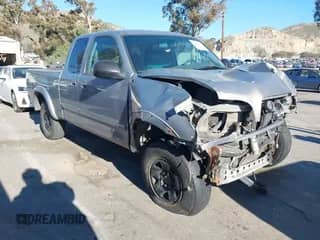2001 Toyota Tundra Limited z VIN 5TBBT48101S155241, wystawiony jako IAAI lot #41614406 z przebiegiem 200 309 mil mil oraz . Historia ofert i sprzedaży dostępna na DreamBid. Obrazek 1.