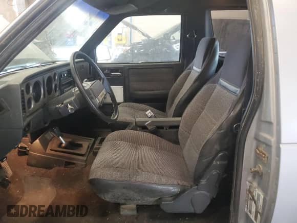 1984 Chevrolet Blazer with VIN 1G8CT18B4E0171822, listed as a Copart auction lot 81516705 with 183,319 mi miles and Clean title. Bid and sale history available at DreamBid. Image 7.