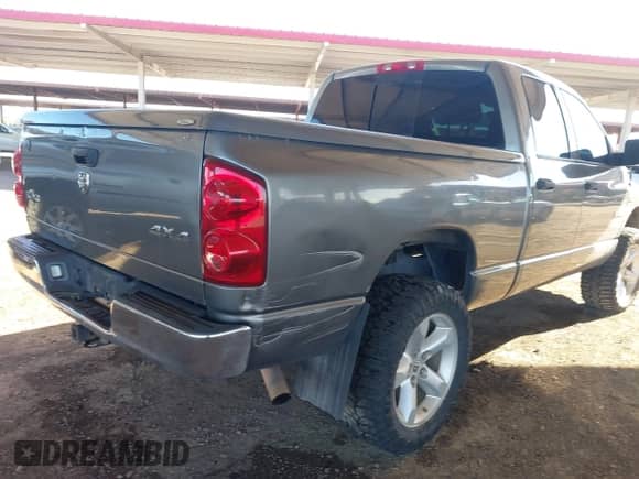 2008 Dodge 1500 SLT with VIN 1D7HU18218S608540, listed as a IAAI auction lot 43379900 with 189,402 mi miles and . Bid and sale history available at DreamBid. Image 6.