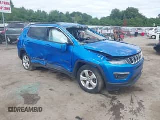 2018 Jeep Compass Altitude z VIN 3C4NJCBB3JT425073, wystawiony jako IAAI lot #43021372 z przebiegiem 163 130 mil mil oraz . Historia ofert i sprzedaży dostępna na DreamBid. Obrazek 1.