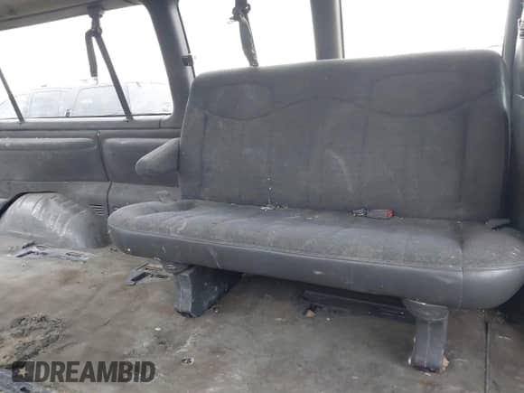 2002 Chevrolet Express с VIN 1GAHG39R321146397, выставлен на аукционе IAAI как лот 41701980 с пробегом Не указан миль и . История ставок и продаж доступна на DreamBid. Изображение 8.