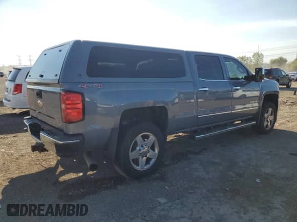 2015 Chevrolet Silverado 2500HD LTZ z VIN 1GC1KWE81FF612763, wystawiony jako Copart lot #80450335 z przebiegiem 230 248 mil mil oraz Szkoda całkowita • Salvage title. Historia ofert i sprzedaży dostępna na DreamBid. Obrazek 3.