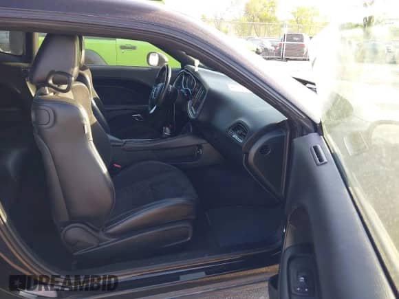 2018 Dodge Challenger R/T Scat Pack with VIN 2C3CDZFJ4JH269383, listed as a IAAI auction lot 42231215 with 106,930 mi miles and . Bid and sale history available at DreamBid. Image 5.