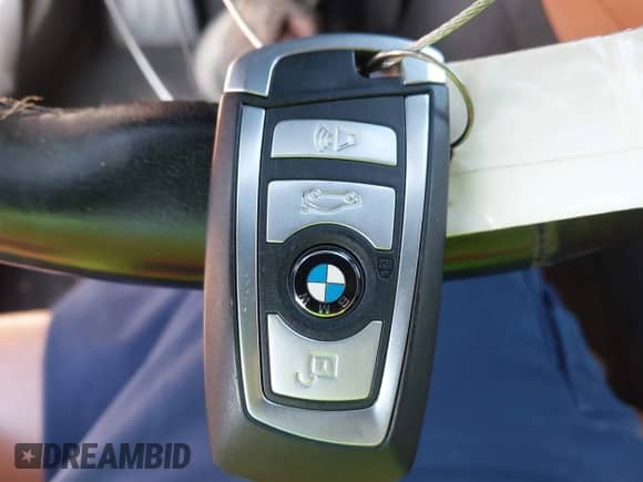 2012 BMW 7 Series 750Li с VIN WBAKB8C54CC964576, выставлен на аукционе IAAI как лот 43114550 с пробегом 78 728 миль миль и . История ставок и продаж доступна на DreamBid. Изображение 11.