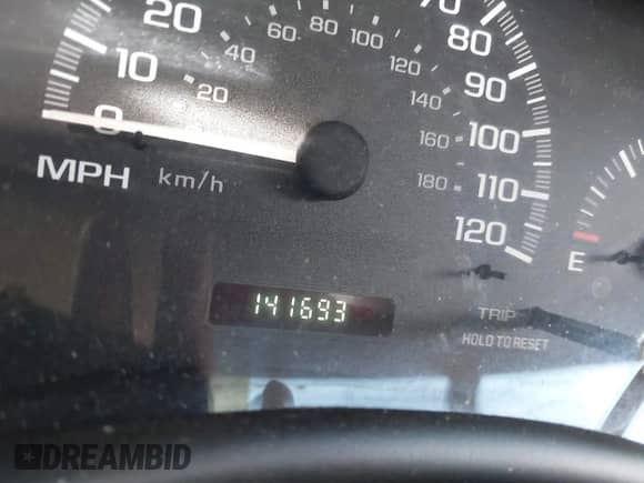 2005 Chevrolet Malibu Classic z VIN 1G1ND52F45M103228, wystawiony jako IAAI lot #41598924 z przebiegiem 141 693 mil mil oraz . Historia ofert i sprzedaży dostępna na DreamBid. Obrazek 16.