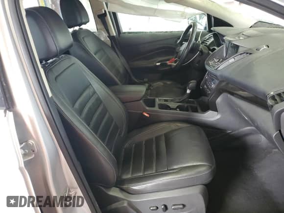 2017 Ford Escape Titanium с VIN 1FMCU0JD1HUE53434, выставлен на аукционе Copart как лот 44222165 с пробегом 129 642 миль миль и Списание • Salvage title. История ставок и продаж доступна на DreamBid. Изображение 7.