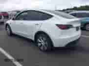2022 Tesla Model Y Long Range z VIN 7SAYGDEE6NF317707, wystawiony jako IAAI lot #43186532 z przebiegiem 45 306 mil mil oraz . Historia ofert i sprzedaży dostępna na DreamBid. Obrazek 3.