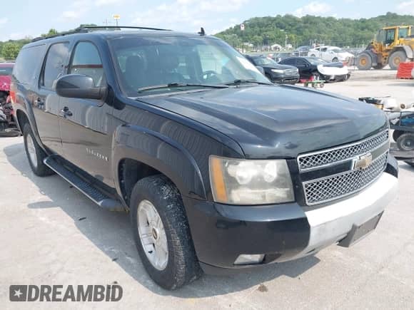 2011 Chevrolet Suburban LT z VIN 1GNSKJE36BR102923, wystawiony jako IAAI lot #42389021 z przebiegiem 213 931 mil mil oraz . Historia ofert i sprzedaży dostępna na DreamBid. Obrazek 1.