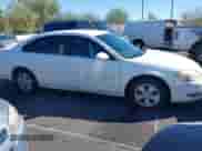 2007 Chevrolet Impala LT z VIN 2G1WT58K279103272, wystawiony jako IAAI lot #43508737 z przebiegiem 192 284 mil mil oraz . Historia ofert i sprzedaży dostępna na DreamBid. Obrazek 6.