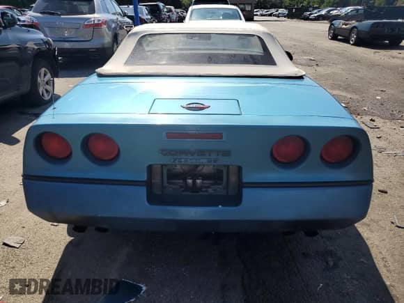 1988 Chevrolet Corvette с VIN 1G1YY3180J5101747, выставлен на аукционе Copart как лот 68246244 с пробегом 66 144 миль миль и На запчасти • Non repairable. История ставок и продаж доступна на DreamBid. Изображение 6.