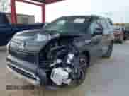 2024 Mitsubishi Outlander SEL z VIN JA4J4WA83RZ078176, wystawiony jako IAAI lot #41971191 z przebiegiem 700 mil mil oraz . Historia ofert i sprzedaży dostępna na DreamBid. Obrazek 2.