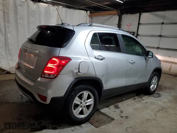 2018 Chevrolet Trax LT z VIN KL7CJPSB0JB598210, wystawiony jako Copart lot #82758605 z przebiegiem 84 584 mil mil oraz Szkoda całkowita • Salvage title. Historia ofert i sprzedaży dostępna na DreamBid. Obrazek 3.