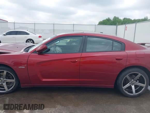 2014 Dodge Charger Road/Track with VIN 2C3CDXCT1EH219590, listed as a IAAI auction lot 42169063 with 145,101 mi miles and . Bid and sale history available at DreamBid. Image 14.