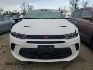 2024 Dodge Hornet R/T z VIN ZACPDFCW4R3A30042, wystawiony jako Copart lot #42205495 z przebiegiem 17 167 mil mil oraz Nie do naprawy • Non repairable. Historia ofert i sprzedaży dostępna na DreamBid. Obrazek 5.