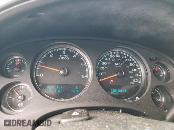 2009 Chevrolet Silverado 1500 LTZ z VIN 1GCEK39J89Z200663, wystawiony jako Copart lot #56285545 z przebiegiem 207 964 mil mil oraz Szkoda całkowita • Salvage title. Historia ofert i sprzedaży dostępna na DreamBid. Obrazek 9.