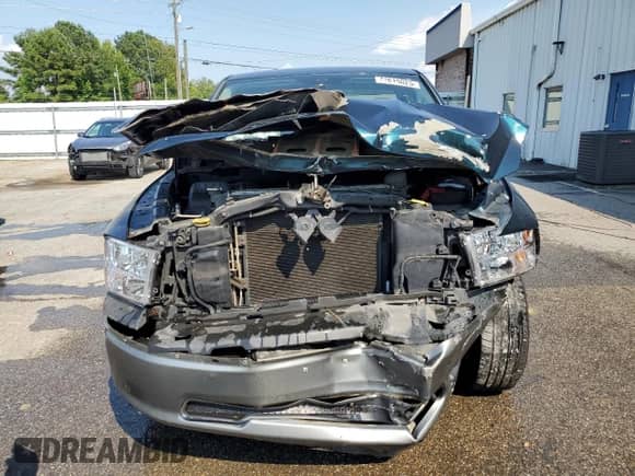 2011 Ram 1500 ST z VIN 3D7JB1EK3BG591640, wystawiony jako Copart lot #71615025 z przebiegiem 105 631 mil mil oraz Szkoda całkowita • Salvage title. Historia ofert i sprzedaży dostępna na DreamBid. Obrazek 5.