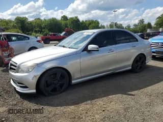2010 Mercedes-Benz C 300 Sport с VIN WDDGF8BB0AR089601, выставлен на аукционе Copart как лот 70228235 с пробегом 140 084 миль миль и Чистый • Clean title. История ставок и продаж доступна на DreamBid. Изображение 1.