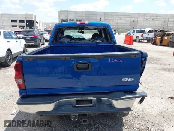 2004 Chevrolet Silverado 1500 LT z VIN 2GCEC13T341410407, wystawiony jako IAAI lot #42690198 z przebiegiem 190 891 mil mil oraz . Historia ofert i sprzedaży dostępna na DreamBid. Obrazek 16.