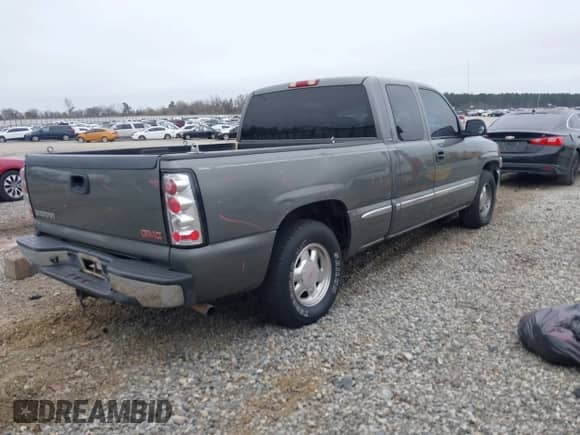 2002 GMC Sierra 1500 SLE z VIN 2GTEC19V321311642, wystawiony jako IAAI lot #41508743 z przebiegiem 262 362 mil mil oraz . Historia ofert i sprzedaży dostępna na DreamBid. Obrazek 4.