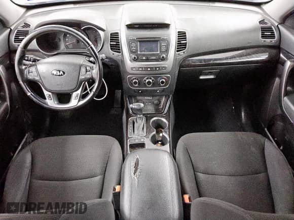 2014 Kia Sorento LX с VIN 5XYKT3A69EG519585, выставлен на аукционе Copart как лот 81406975 с пробегом 216 376 миль миль и Чистый • Clean title. История ставок и продаж доступна на DreamBid. Изображение 8.