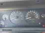 1996 Jeep Grand Cherokee Laredo z VIN 1J4GZ58Y2TC354076, wystawiony jako IAAI lot #42572842 z przebiegiem 172 282 mil mil oraz . Historia ofert i sprzedaży dostępna na DreamBid. Obrazek 7.