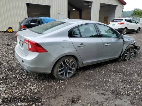 2017 Volvo S60 Dynamic с VIN YV140MTL1H2431598, выставлен на аукционе Copart как лот 66429425 с пробегом 52 964 миль миль и Списание • Salvage title. История ставок и продаж доступна на DreamBid. Изображение 3.