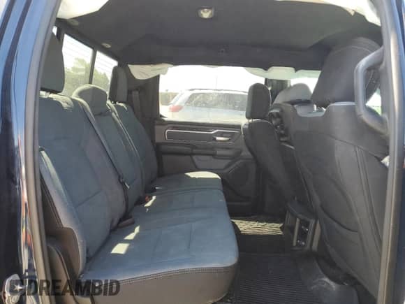 2021 Ram 1500 Big Horn z VIN 1C6SRFMTXMN562364, wystawiony jako Copart lot #55867085 z przebiegiem 77 000 mil mil oraz Szkoda całkowita • Salvage title. Historia ofert i sprzedaży dostępna na DreamBid. Obrazek 10.