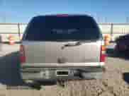 2002 Chevrolet Suburban LT z VIN 1GNEC16Z12J190100, wystawiony jako Copart lot #76622984 z przebiegiem 341 365 mil mil oraz Szkoda całkowita • Salvage title. Historia ofert i sprzedaży dostępna na DreamBid. Obrazek 6.