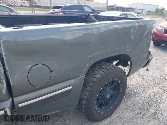 2000 Chevrolet Silverado 1500 LS with VIN 1GCEC14W3YZ303315, listed as a IAAI auction lot 42422748 with 274,514 mi miles and . Bid and sale history available at DreamBid. Image 12.