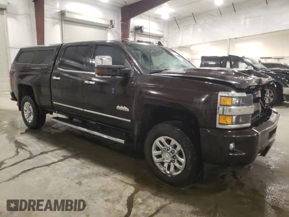 2019 Chevrolet Silverado 3500HD High Country with VIN 1GC4KYEY3KF166649, listed as a Copart auction lot 85492684 with 113,298 mi miles and Salvage title. Bid and sale history available at DreamBid. Image 4.