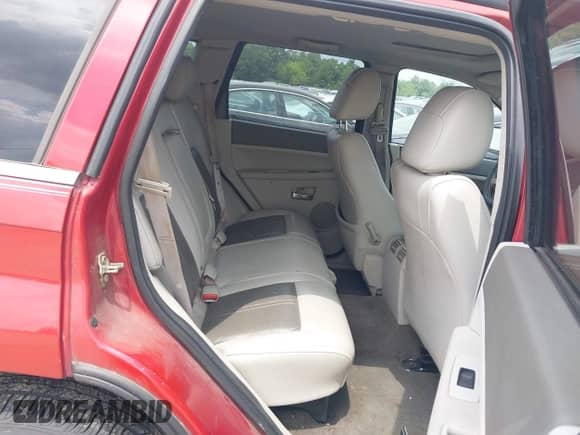 2005 Jeep Grand Cherokee Limited с VIN 1J4HS58N55C683825, выставлен на аукционе IAAI как лот 42801026 с пробегом 130 405 миль миль и . История ставок и продаж доступна на DreamBid. Изображение 8.