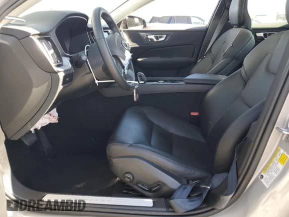 2024 Volvo S60 Core Dark Theme z VIN 7JRL12TK1RG309467, wystawiony jako Copart lot #44641545 z przebiegiem Nie podano mil oraz Szkoda całkowita • Salvage title. Historia ofert i sprzedaży dostępna na DreamBid. Obrazek 7.